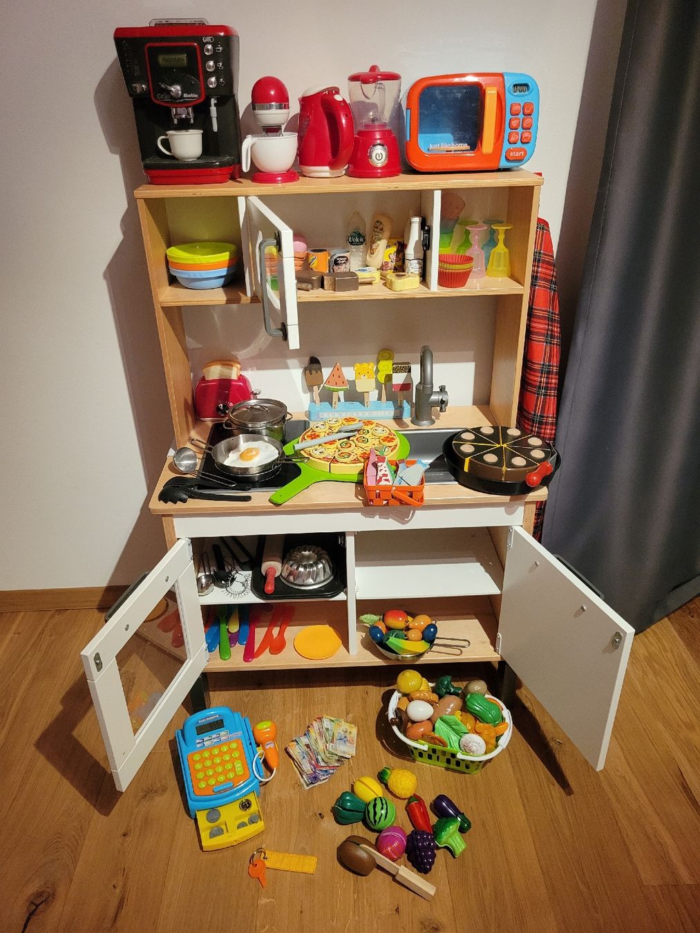 Giocattoli: Ikea Küche mit viel Zubehör – Usato da Hedingen venduto da Anemonia2005