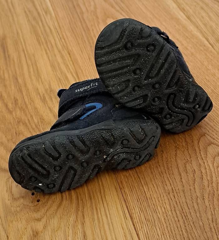 Scarpe per ragazzi: Winterschuhe von Superfit, Gr. 21 – Usato da Gurzelen venduto da Nikita015 1