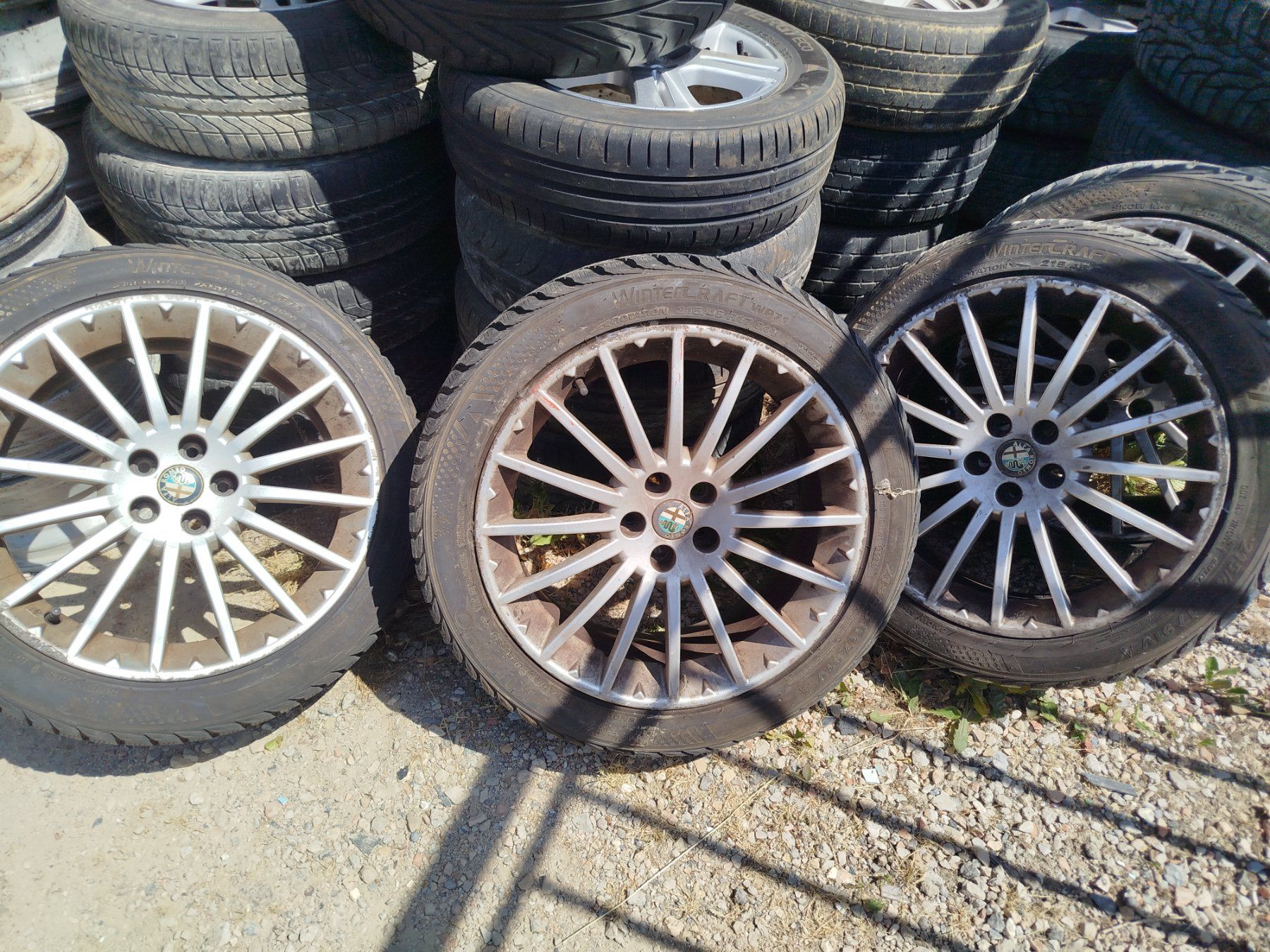 Alfa Romeo Pneumatici & Ruote complete: Roues Alfa Romeo 147 / 156 / GT – Usato da Savagnier venduto da Botteron_Recycling
