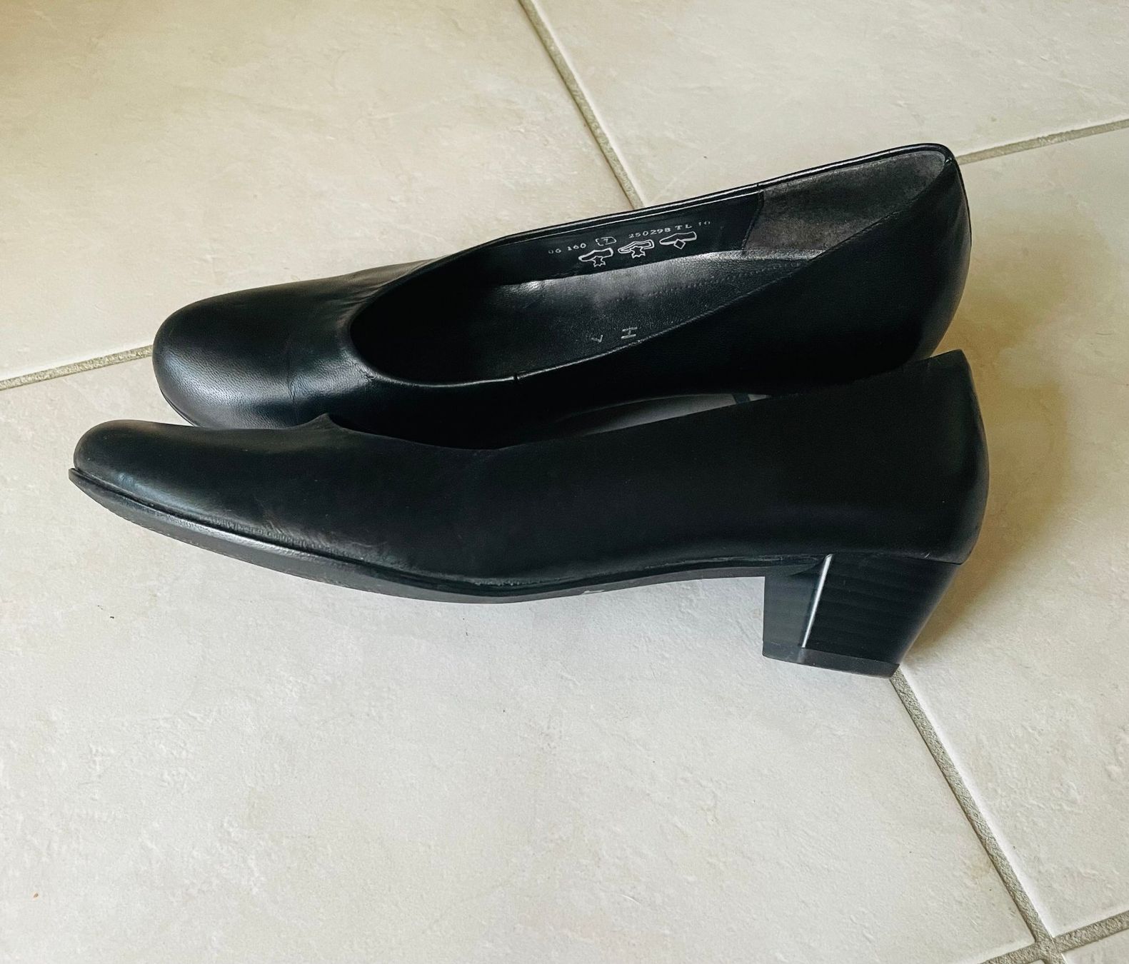 Scarpe da donna: Gabor Pumps schwarz – Nuovo (secondo la descrizione) da Etoy venduto da Airesun 1