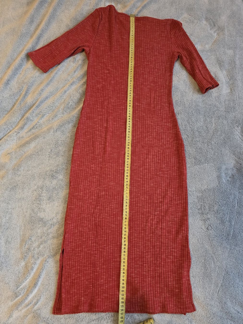 Vestiti: Amisu Kleid, Gr. 36, rot gerippt, figurbetont – Nuovo (secondo la descrizione) da St Gallen venduto da vir_5kgt 2