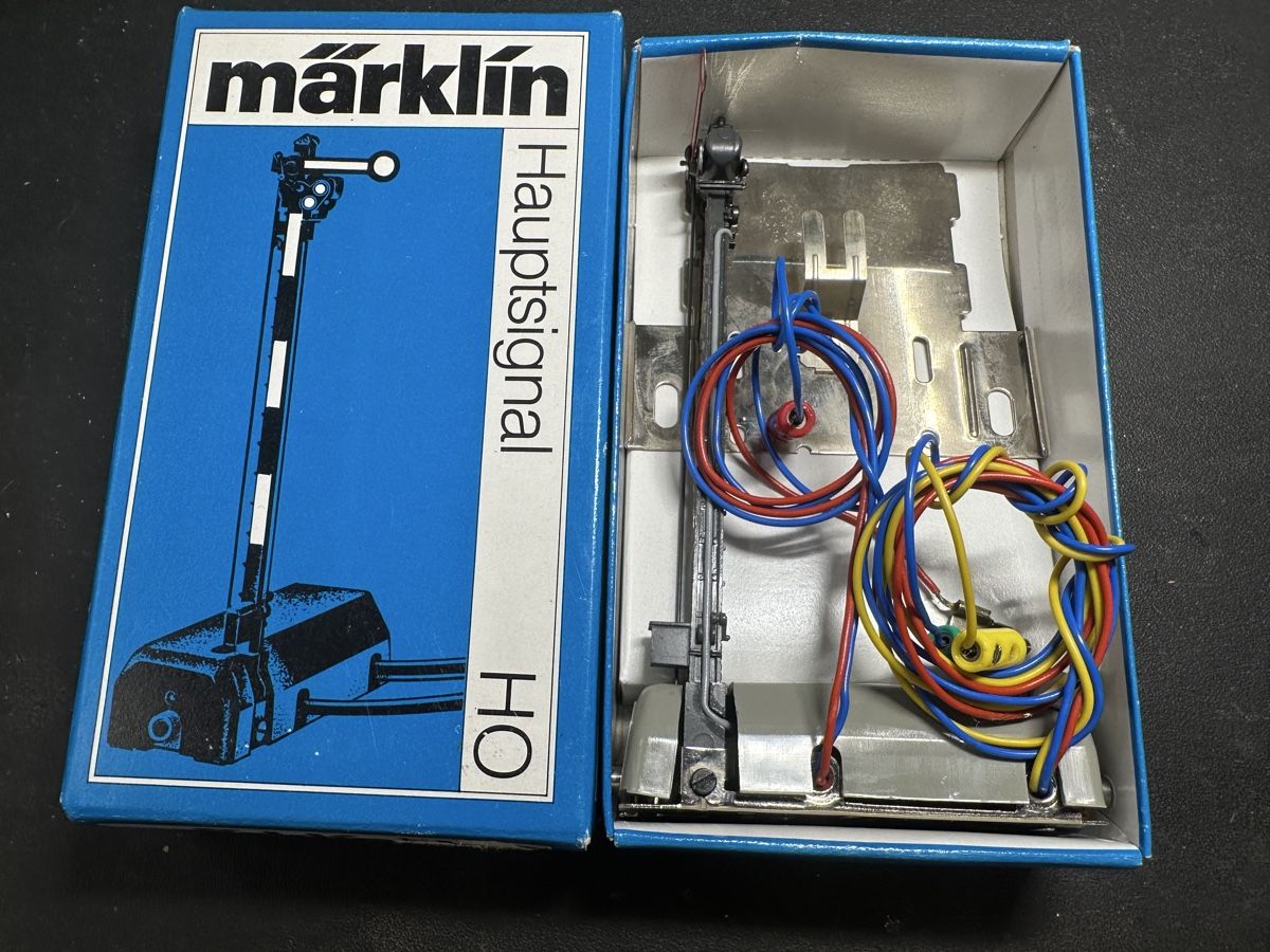 Märklin Modellini di ferrovie: Märklin 7039 Flügelsignal – Usato da Lupsingen venduto da New-Haven 1