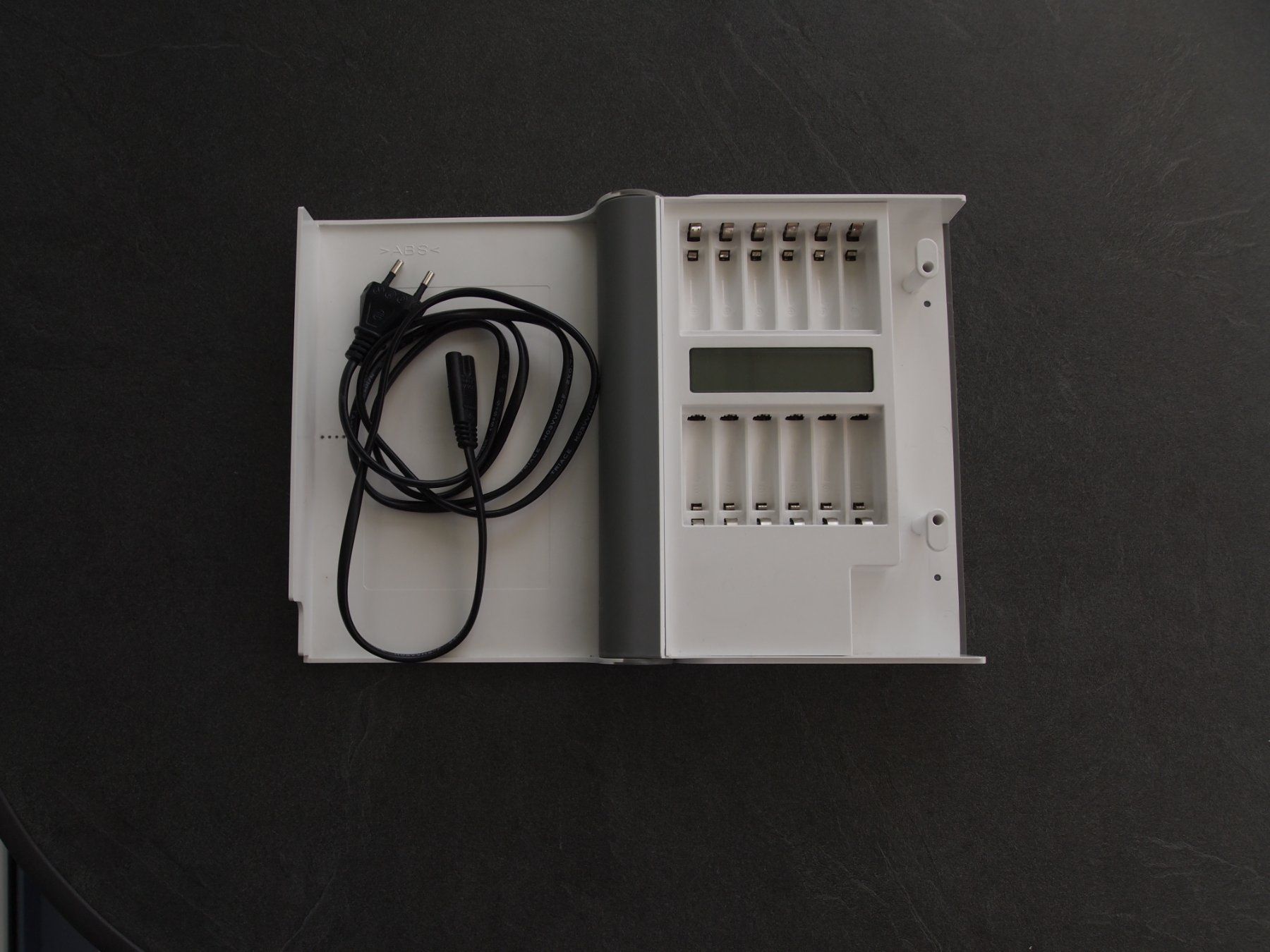 Ikea Caricatori & Batterie: Chargeur de piles intelligent – Usato da Plan-Les-Ouates venduto da Sky17 1