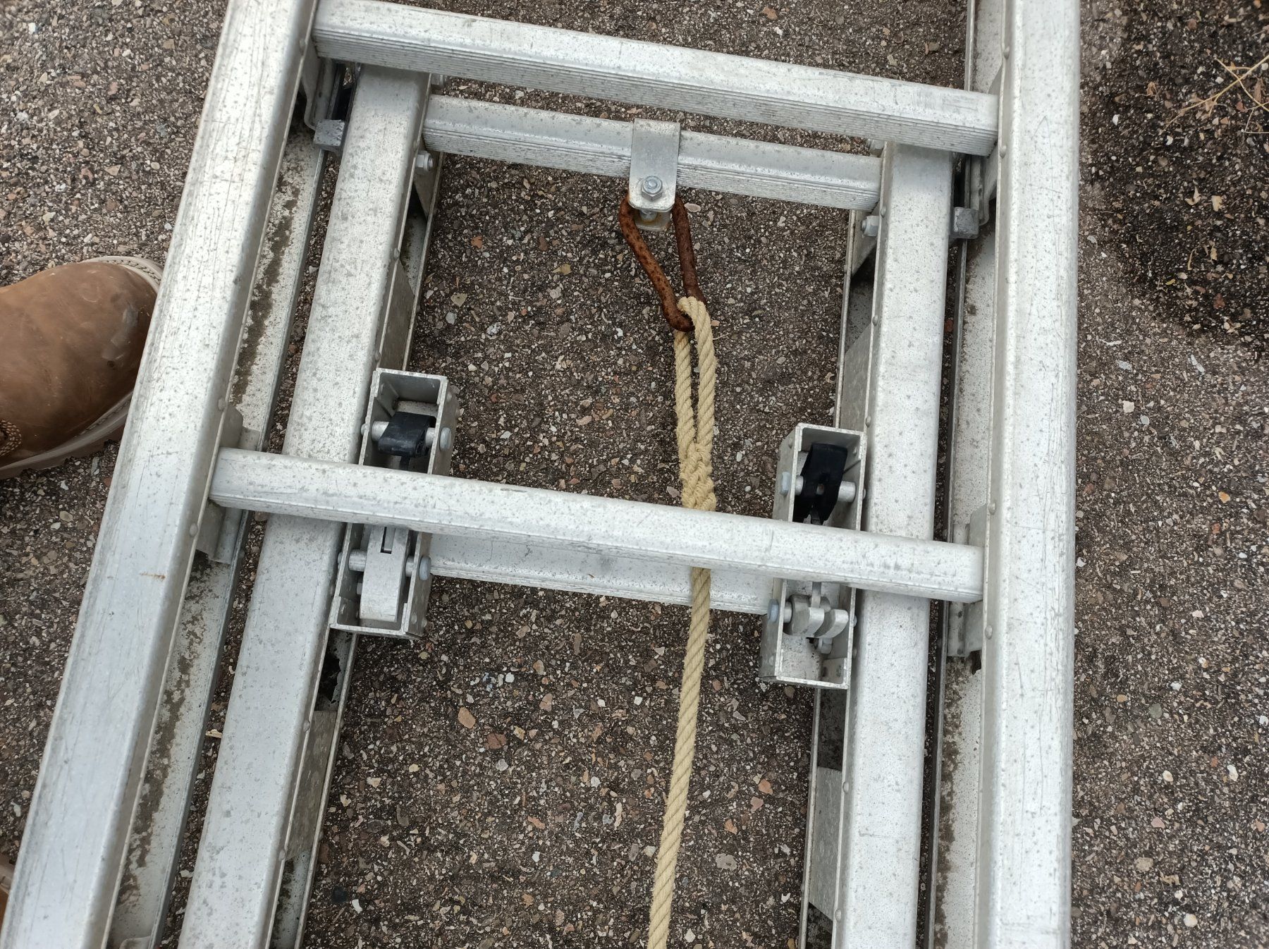 Scale: Schiebeleiter aus Aluminium gebraucht 8 Meter – Usato da Schaffhausen venduto da Hilmar01 1