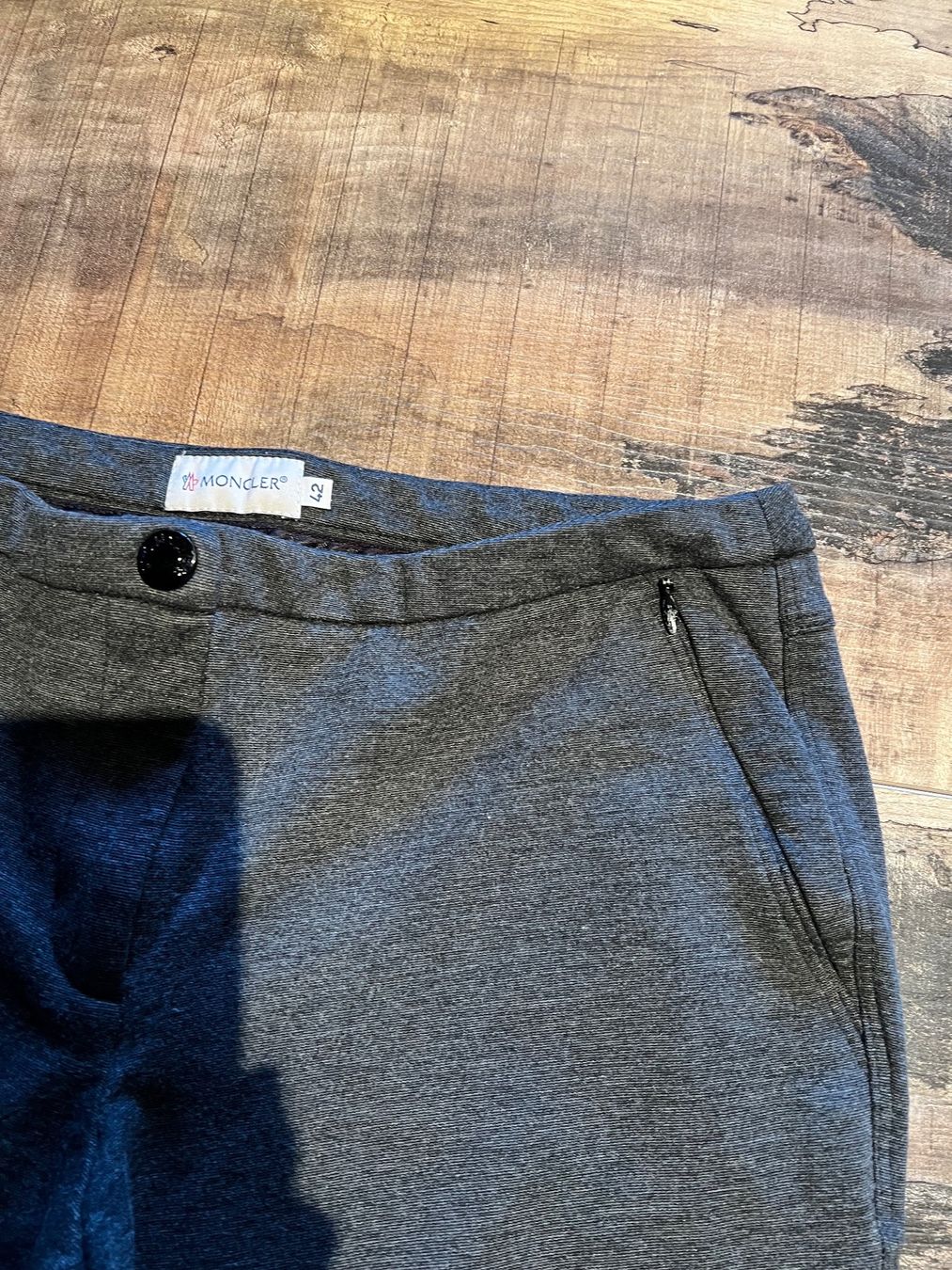 Moncler Pantaloni: MONCLER Pantalon – Usato da Genève venduto da mms_7w5q 3