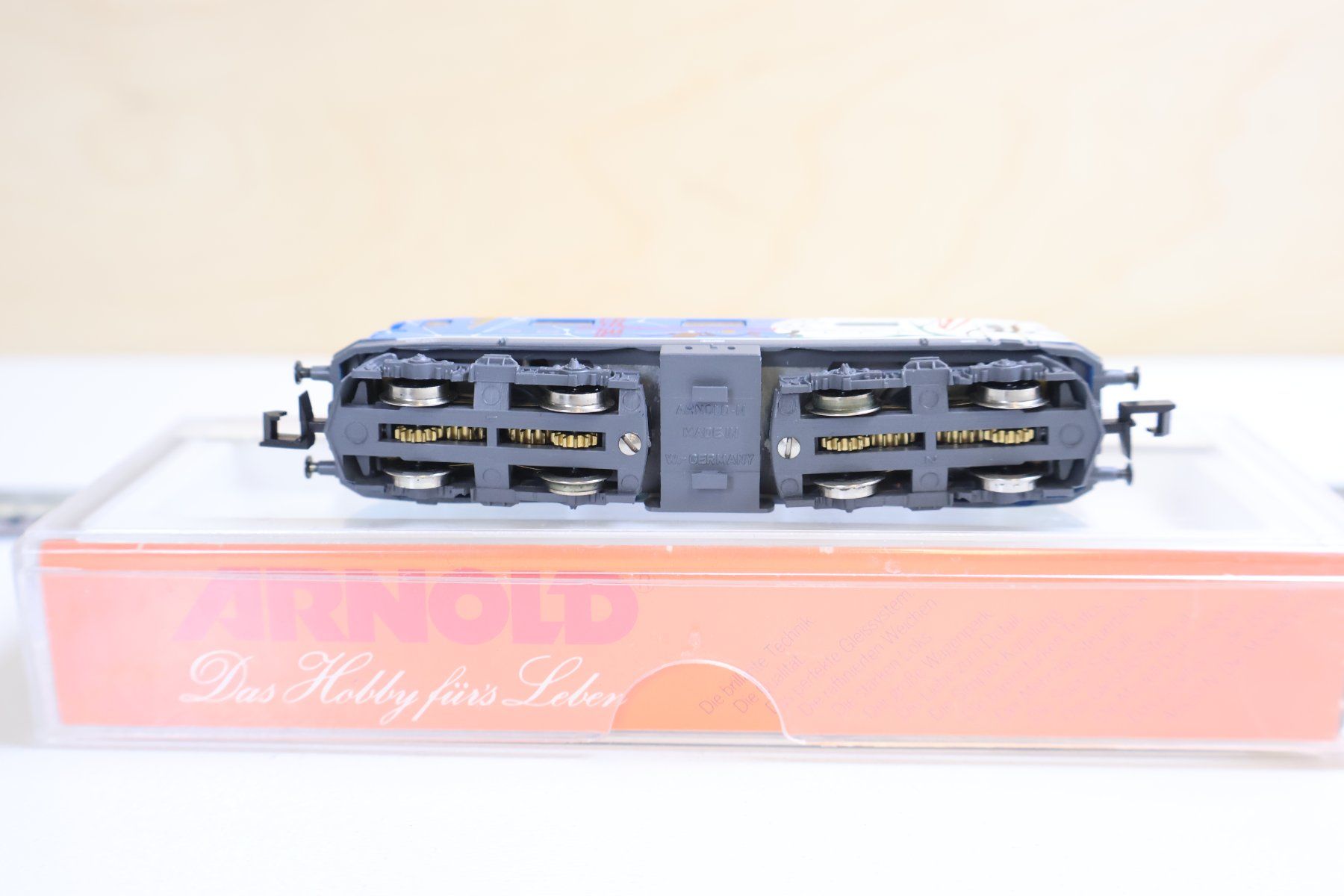 Arnold Modelleisenbahnen: ARNOLD SBB Bourret Re 4/4 E-Lok - Spur N 2407 – Gebraucht aus Winterthur von Monstera 6