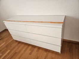 Weisse Kommode mit 6 Schubladen, ca. 160 × 80 × 47 cm
