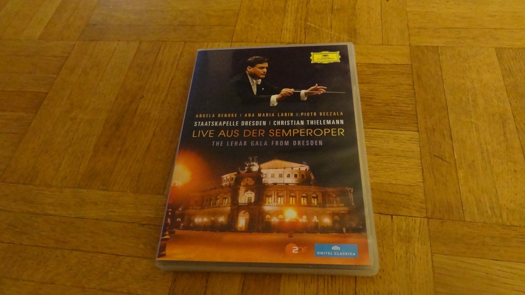 Alle DVDs: Live aus der Semperoper - Lehar Gala From Dresden DVD – Gebraucht aus Olten von Disc-Ausverkauf