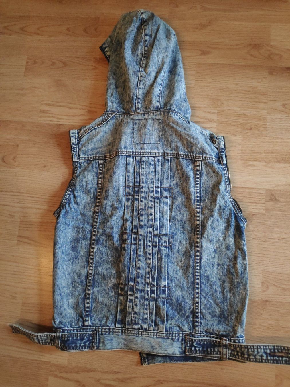 Gilets: Gilet – D'occasion à Couvet par fat_kyl7 2