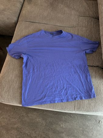 2 Stück  t shirt 1 mal weiss und blau Grösse 4 xl