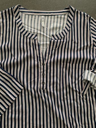 Sommerbluse Gr. 52 Neu