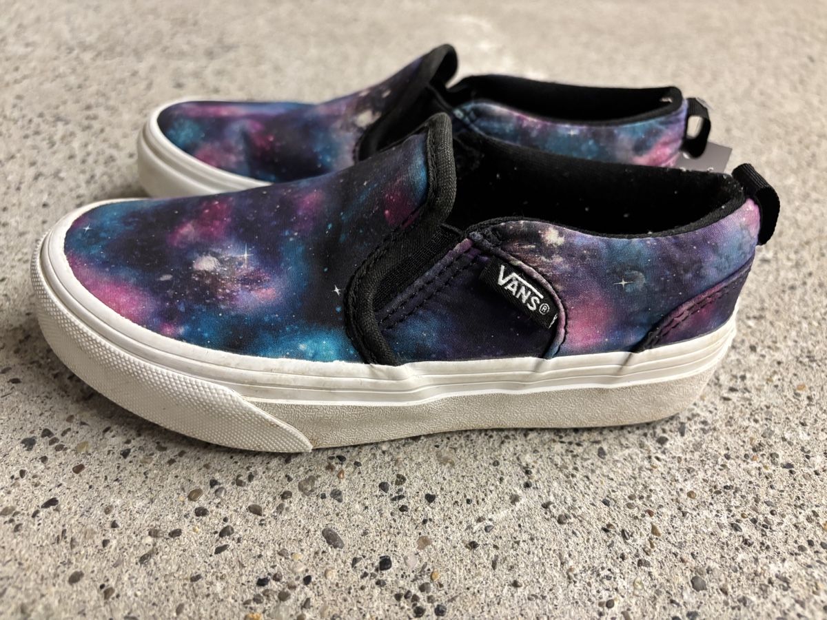 Vans Scarpe per ragazzi: Vans Slip-On Space Galaxy, Grösse 29 – Usato da Büren an der Aare venduto da Nikito2001