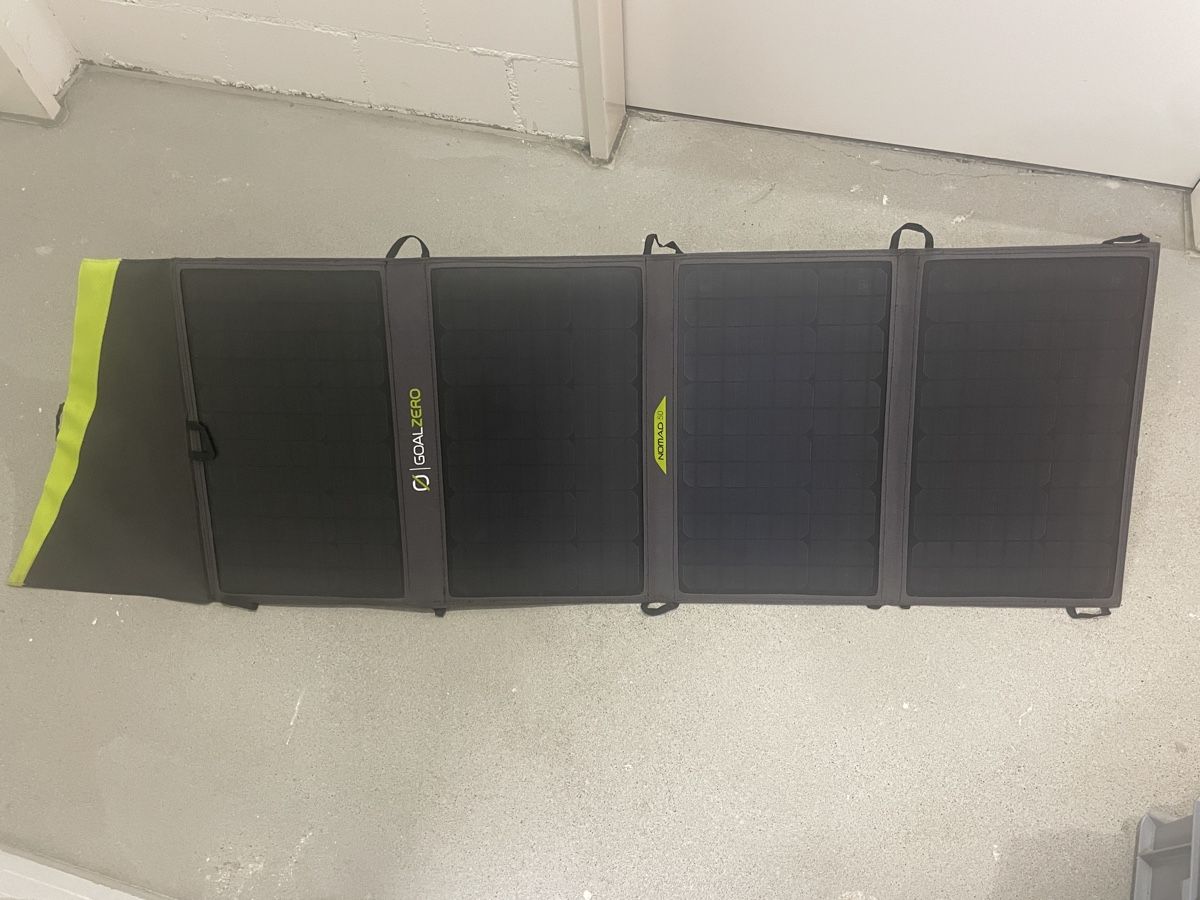 Goal Zero Panneaux solaires: Nomad 50 Solar Panel – Défectueux à Winterthur par Salmanassar 2