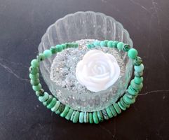 HalsKette mit GrünMintfarbenen Scheiben und Kugeln