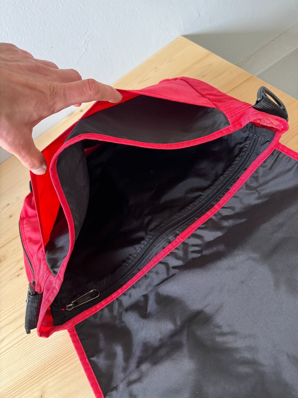 Eastpak Valigie: Eastpak USA shoulder bag – Usato da Neuchâtel venduto da _Easy_to_Find_ 3