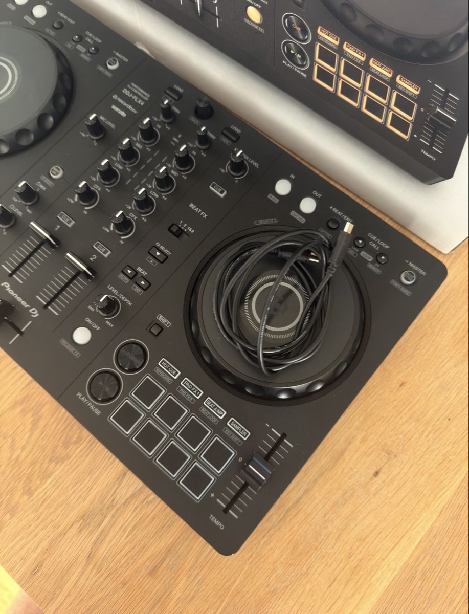 Pioneer Console di mixaggio: Pioneer DDJ-FLX4 DJ Controller – Nuovo (secondo la descrizione) da Horw venduto da rub_7wwd 1