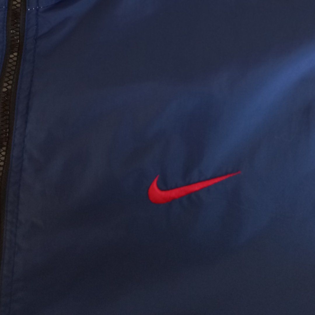 Nike Giacche: Vintage Nike Trackjacket (L) – Nuovo (secondo la descrizione) da Chamoson venduto da Sapoloshop 1