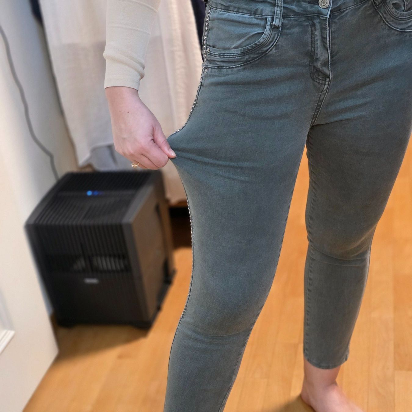 Jeans: Multiblu Jeans mit Nieten olive Gr. 38 – Usato da Wald ZH venduto da CapLux 3