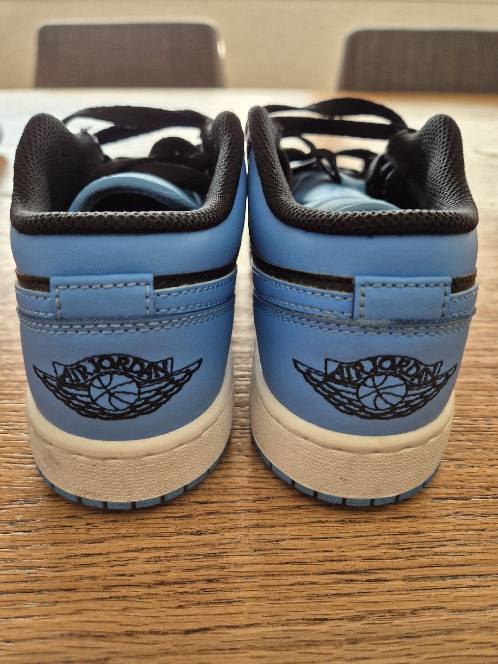 Jordan Scarpe per ragazzi: Nike Jordan Schuhe Grösse 36.5 Schwarz / Hellblau – Usato da Arni AG venduto da Zuerich010 3