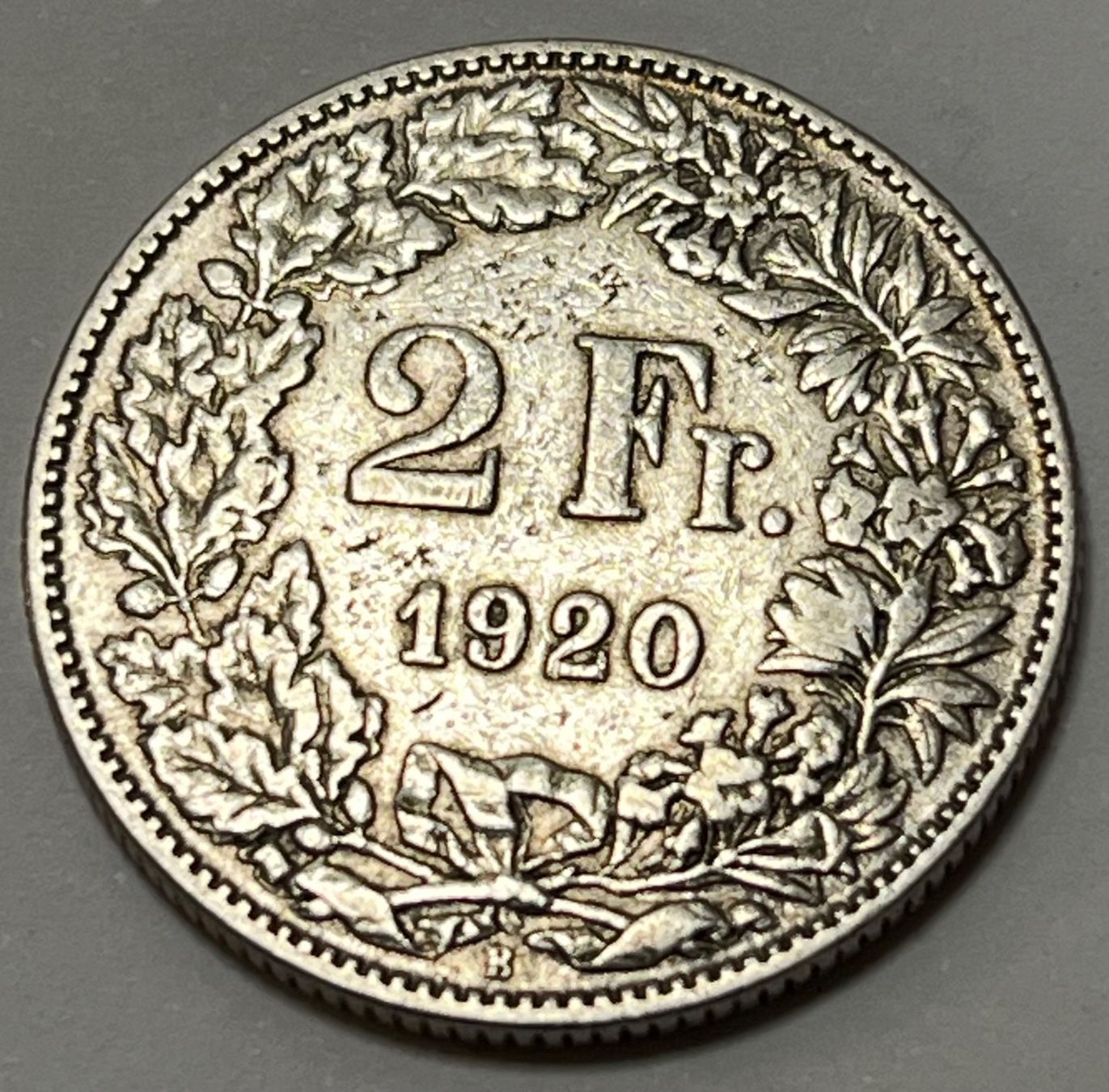 Tutti le monete: 2 Franken - stehende Helvetia - 1920 B (Silber .835) – Usato da Dietikon venduto da Numis8953