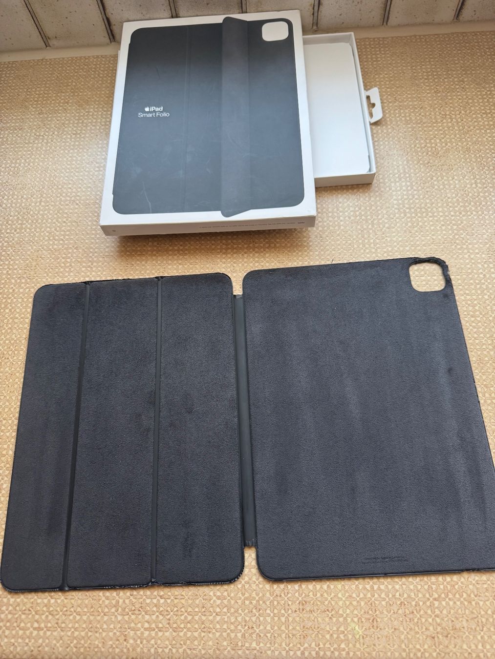 Apple Covers & Taschen: ORIGINAL APPLE IPAD PRO 11 SMART FOLIO BLACK – Gebraucht aus Frauenfeld von iphone6