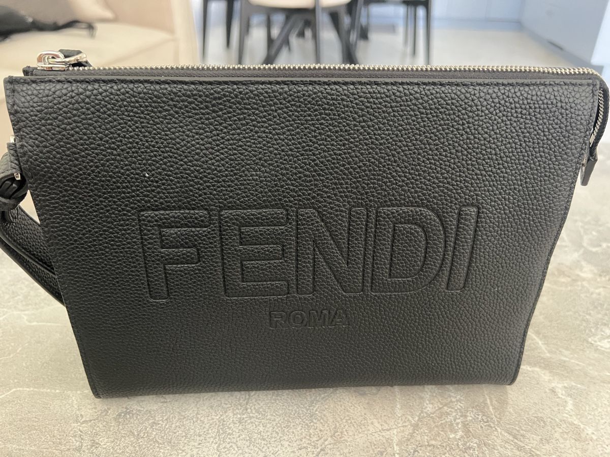 Fendi Taschen: FENDI Cap & Clutch – Set, Grösse M – Gebraucht aus Brüttisellen von AllesMoegliche24 2