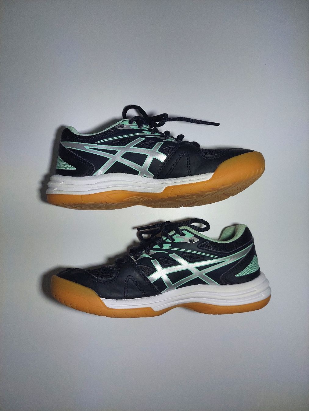 Asics Scarpe da uomo: Asics Hallenturnschuhe Gr. 33.5 – Usato da Liesberg Dorf venduto da FamilieBond007 3