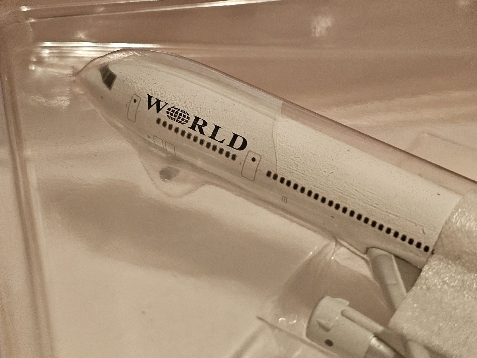 McDonnell Douglas Kit di modellismo & Modellini statici: MD-11 World Airways Gemini Jets 1:400 – Nuovo (secondo la descrizione) da Fehraltorf venduto da dom_f6mm 1
