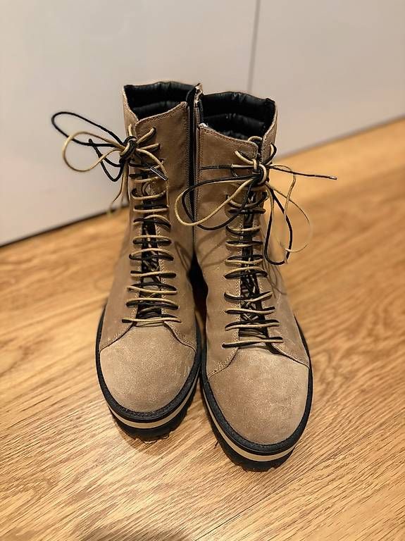 Chaussures femmes: Winterschuhe hellbraun – D'occasion à Zürich par lau_w7gq