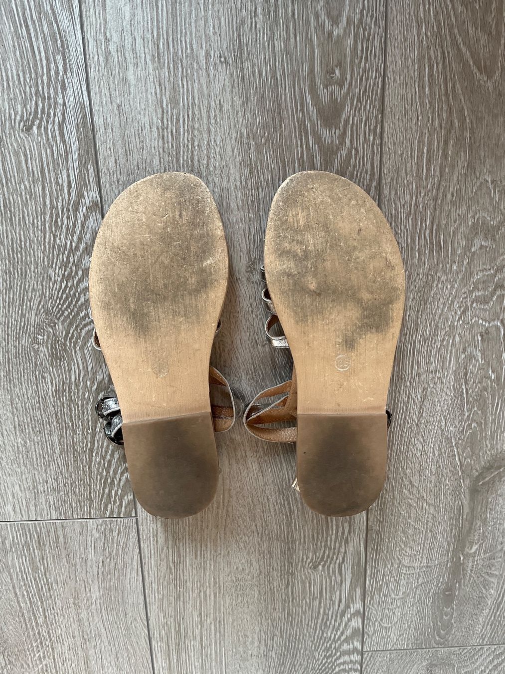 Kookai Scarpe per ragazze: Sandales argentées Kookaï – Usato da Le Locle venduto da Ophelhugy 1