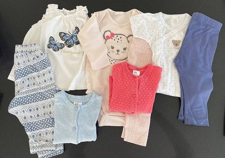 Tolle neuwertige Mädchensets Grösse 68