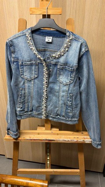 Giacche: Veste en jean avec perle – Nuovo (secondo la descrizione) da Crans VD venduto da vra_262m