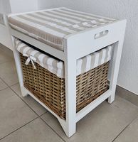 Tabouret avec panier