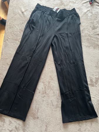 Schwarze Sommerhose, Gr. XL (44/46), Neu!!