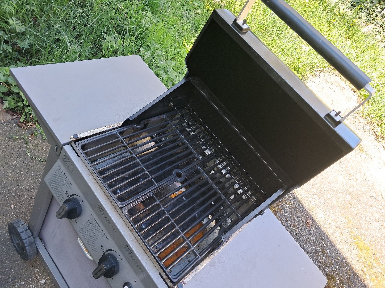Griglie: Gasgrill Abholort Schlieren – Usato da Dintikon venduto da Kamelsammler 1
