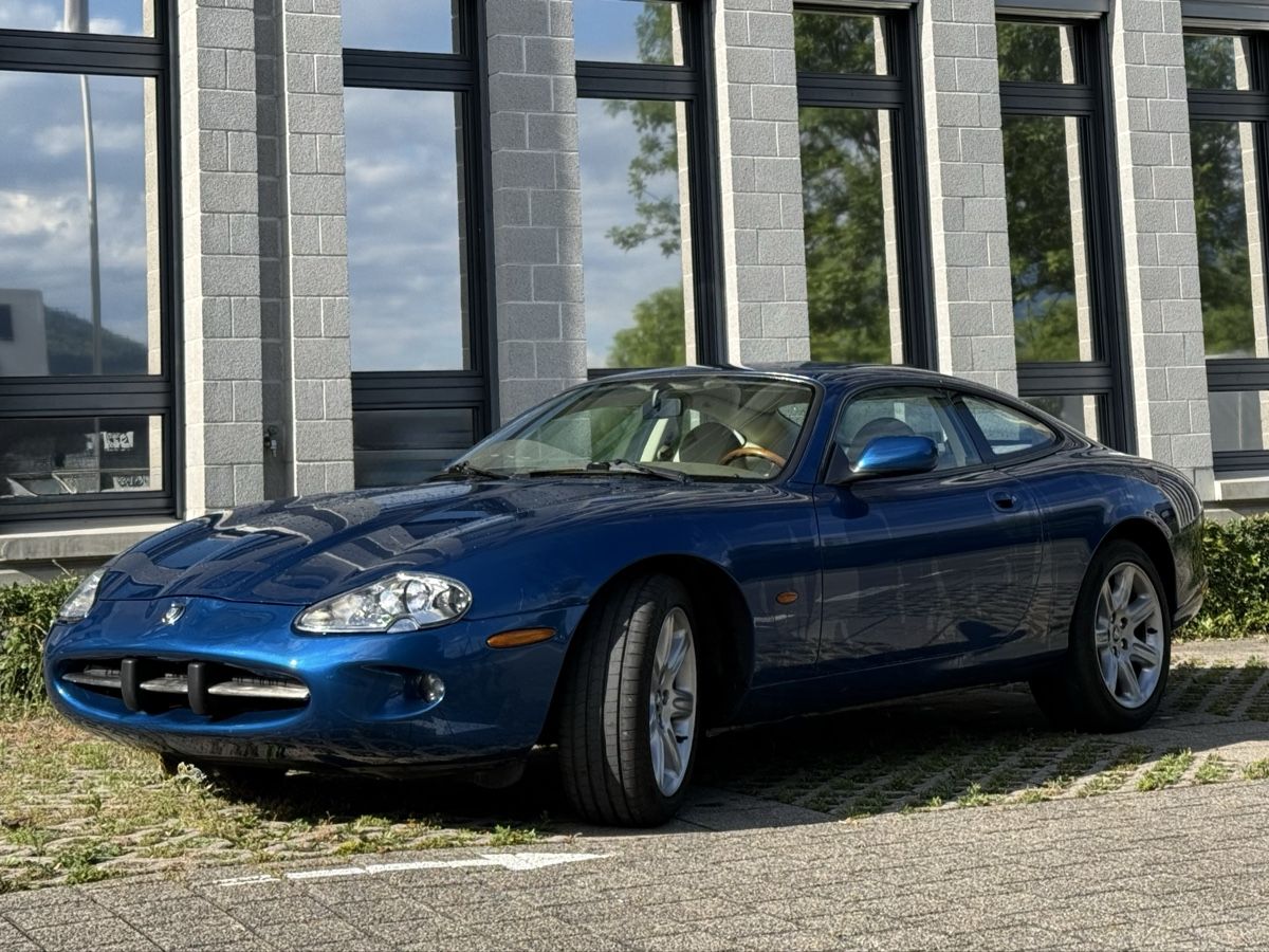 Jaguar Automobili: Jaguar XK8 – Usato da Grabs venduto da jups10