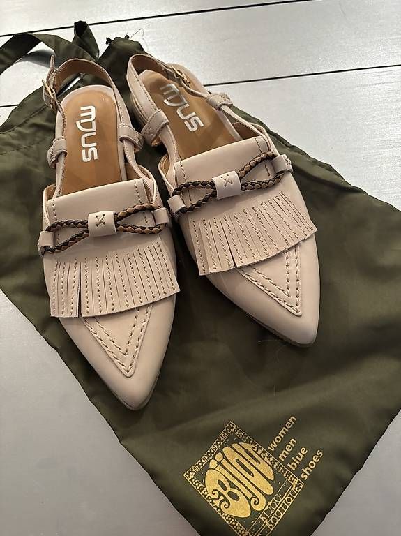 Chaussures femmes: Neuer Schuh – D'occasion à Belp par Beat1969