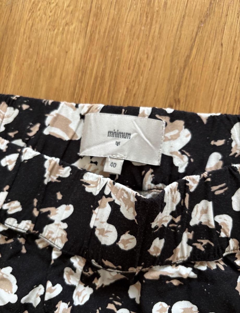 Pantaloni: Minimum Hose Gr. 40 Blumenmuster leicht & luftig – Usato da Biel-Benken BL venduto da frauvomfluss 1
