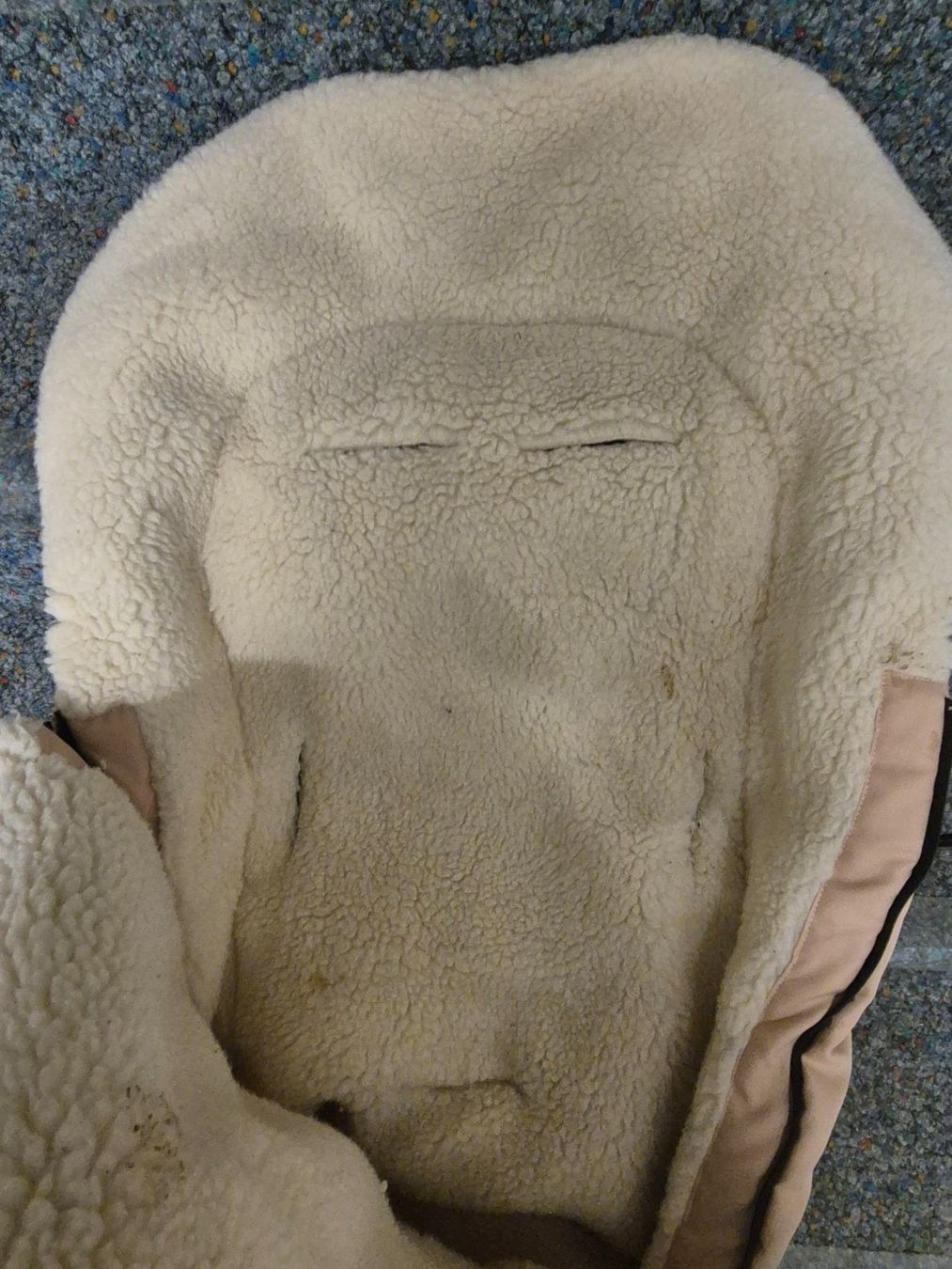 Sacchi a pelo: Wärmender und extra weicher Fusssack Lammfell – Usato da Muri b. Bern venduto da MilaE 2