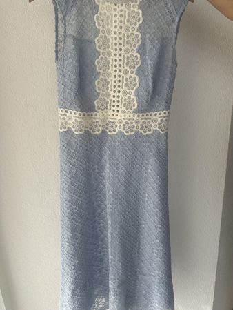 Sommerkleid  hellblau mit weissen Details (Grösse 36)