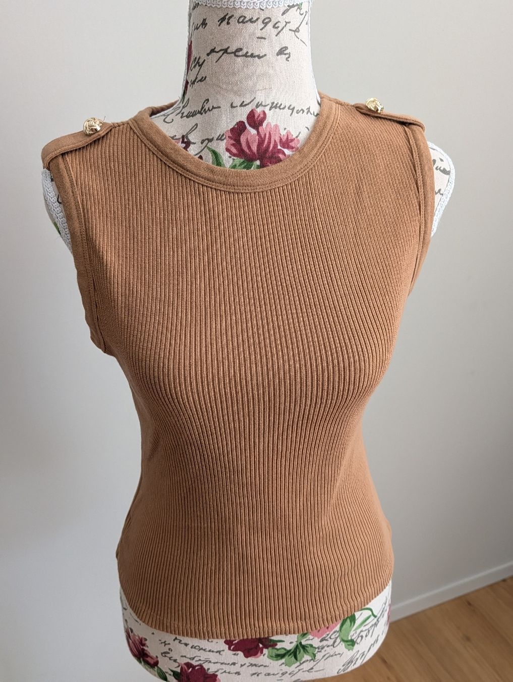 H&M Tops: Top H&M – D'occasion à Weinfelden par AleKa5