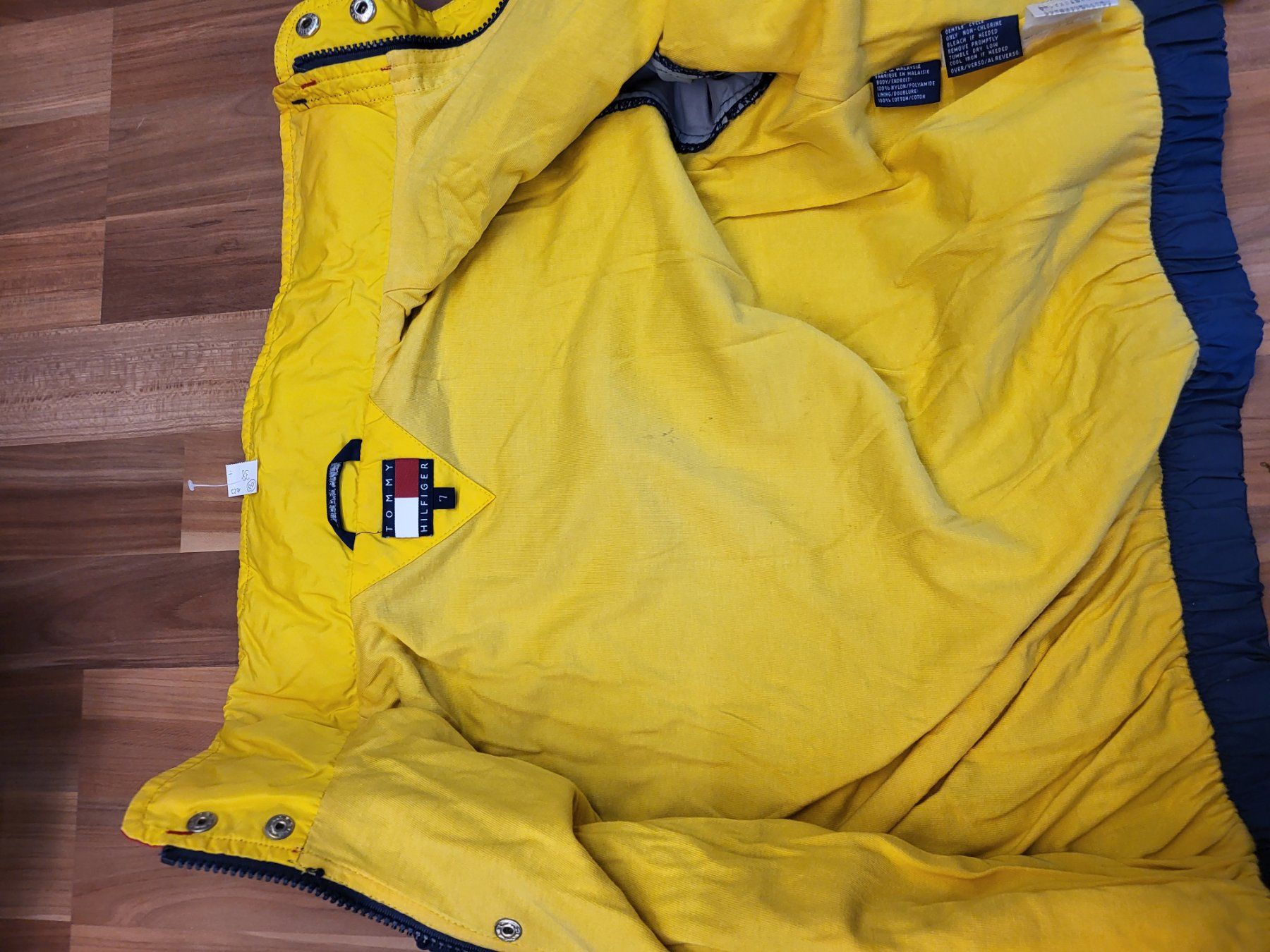 Tommy Hilfiger Jacken & Mäntel: Jeansjacke gr 116 oder Windjacke  gr 122 Tommy Hilfiger K45 – Gebraucht aus Schwarzenburg von Flamingo07 1