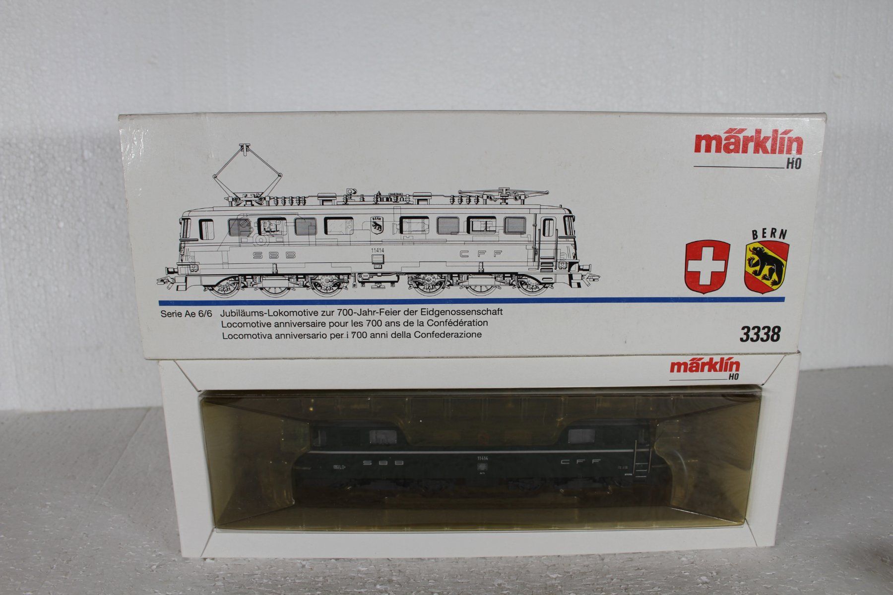 Märklin Modelleisenbahnen: Märklin 3338 SBB Ae 6/6 Bern analog – Neu (gemäss Beschreibung) aus Triesen von gleis8 9