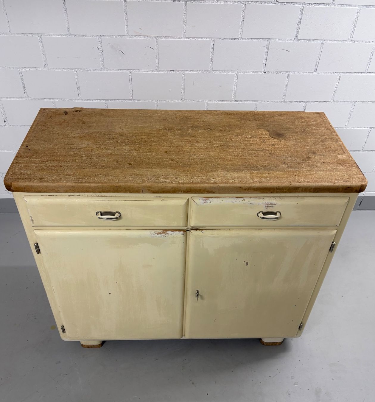 Buffets: KÜCHENKOMMODE, VINTAGE, 1950ER, BERG, BUFFET, GEBRAUCHT – D'occasion à Dachsen par Sven_Jasper 1