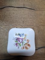 Porzellan dose mit Blumendekor und Goldrand (Q)