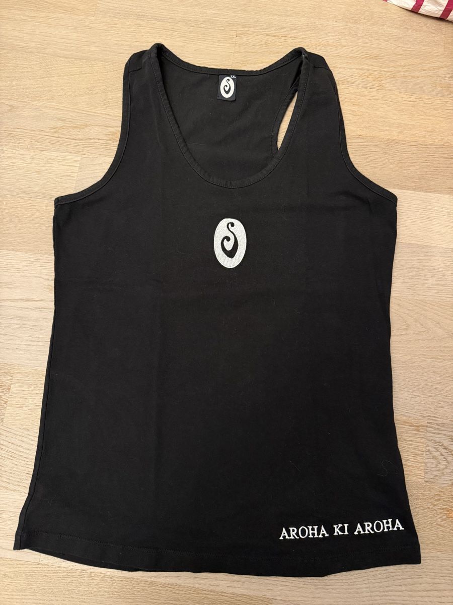 T-shirt: Sportshirt Aroha Gr. XXL, eher kleiner – Usato da Rubigen venduto da Elmacino