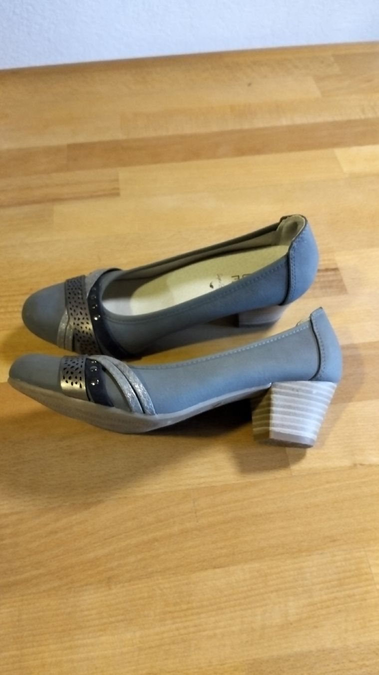 Cube Damenschuhe: Graublaue  Pumps der Marke Cube in Grösse 37 – Gebraucht aus Eggiwil von Loego 1