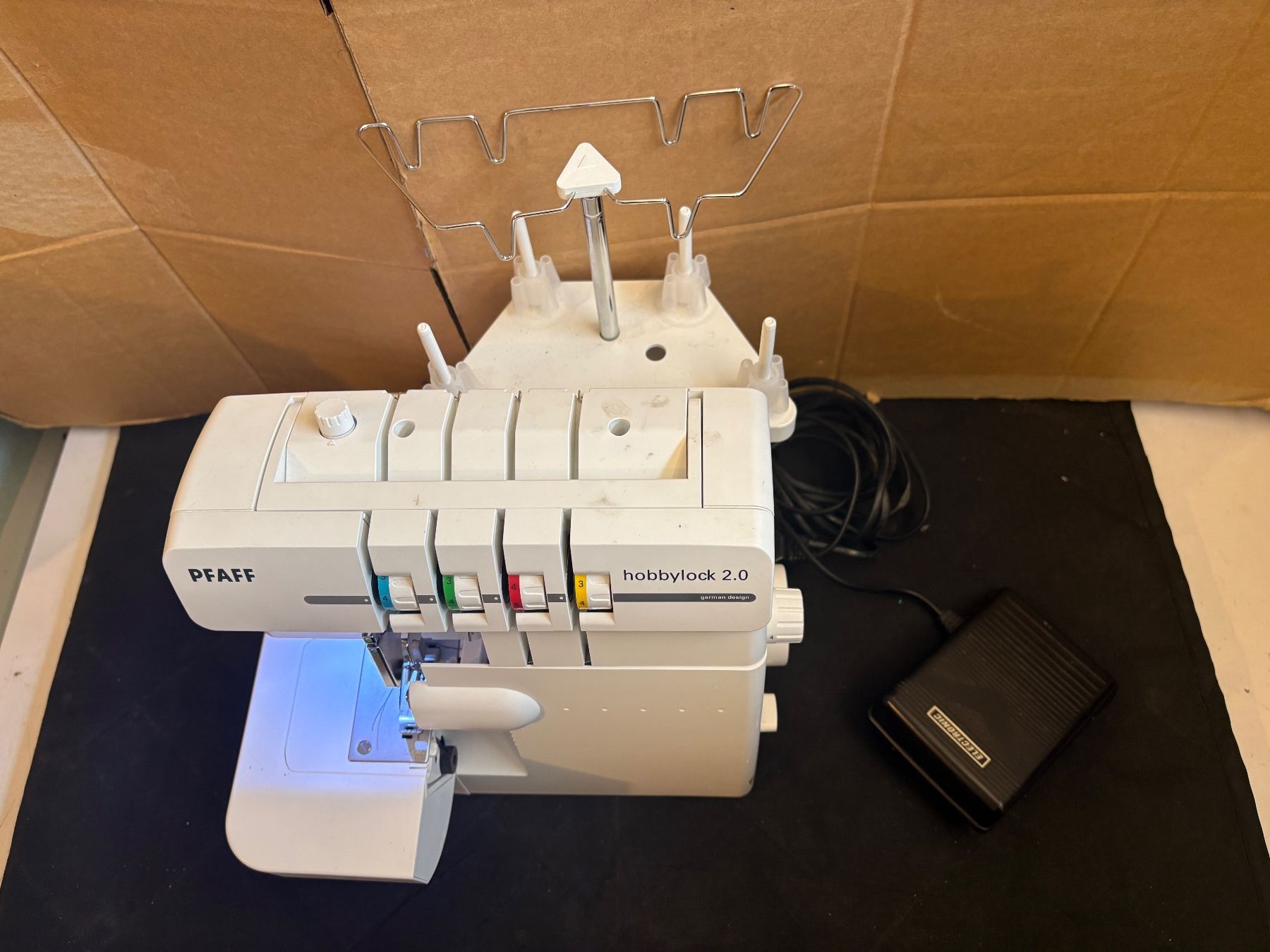 Pfaff Macchine da cucire: Pfaff Hobbylock 2.0 Overlock-Nähmaschine – Usato da Lausen venduto da sen_jm7c 8