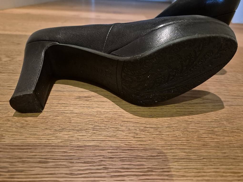 Damenschuhe: Café Noir Highheel neuwertig! – Gebraucht aus Buchrain von chrigebrunner 1