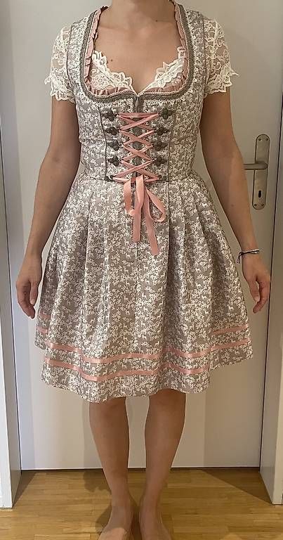 Robes: Krüger Madl Dirndl – D'occasion à Wettingen par web_cqg9